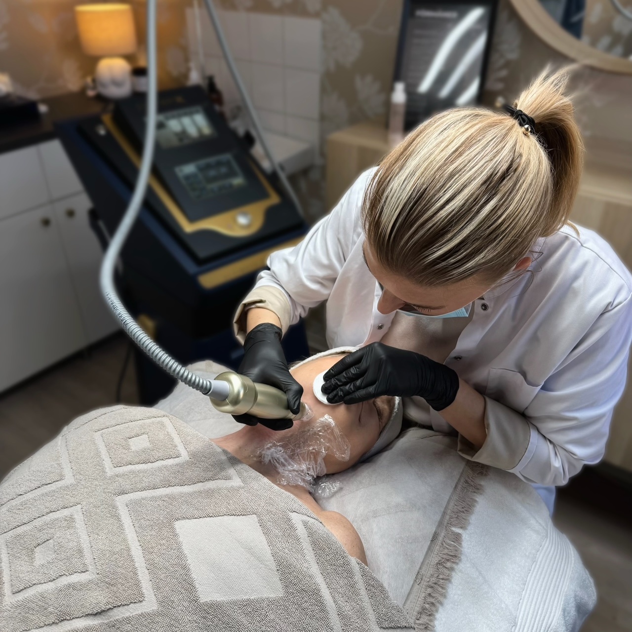 sylfirmx microneedling Klinik Pangea Hud & Spa i Uddevalla